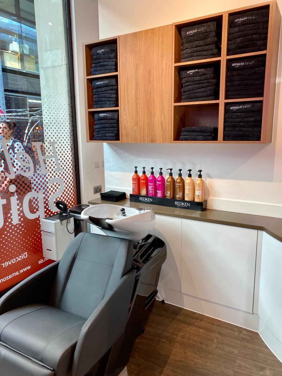 Hair washing seat in Amazon Salon