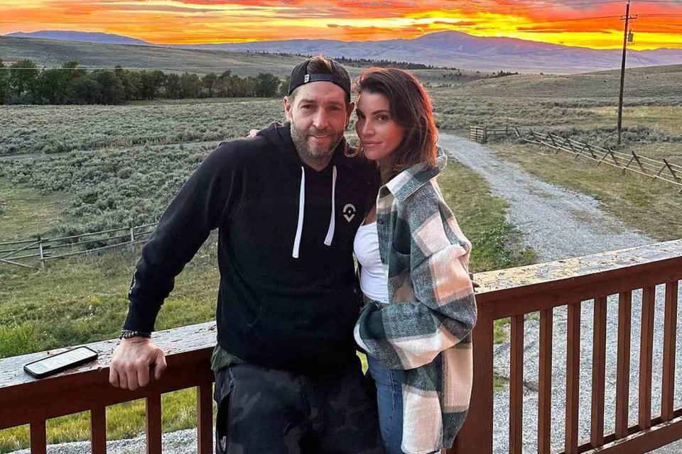 <p>Samantha Robertson/Instagram</p> Jay Cutler and Samantha Robertson in Montana