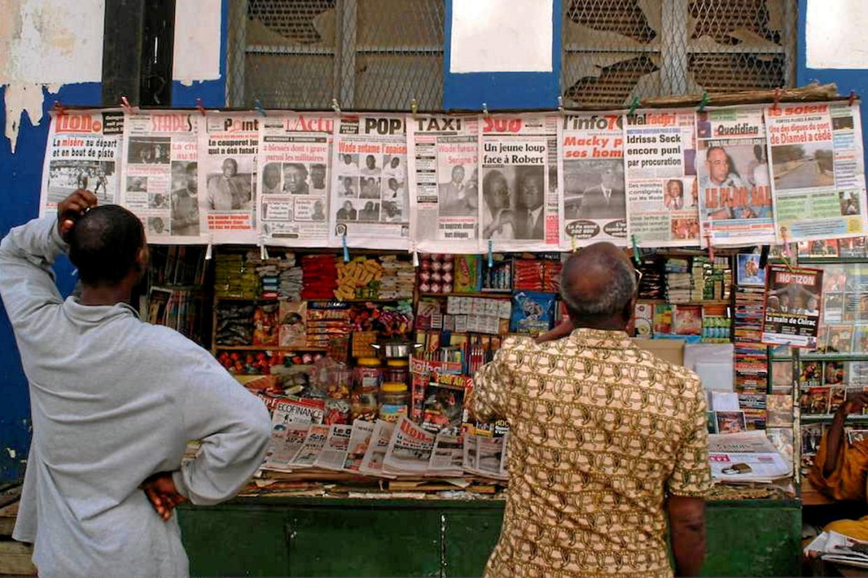 Une centaine de journalistes se sont réunis lundi 12 février, pour une veillée devant la Maison de la presse de Dakar. Ils dénonçaient les atteintes à l'exercice de leur profession depuis l'annonce du report de la présidentielle au Sénégal. (Image d'illustration).  - Credit:TOURE BEHAN/SIPA / SIPA