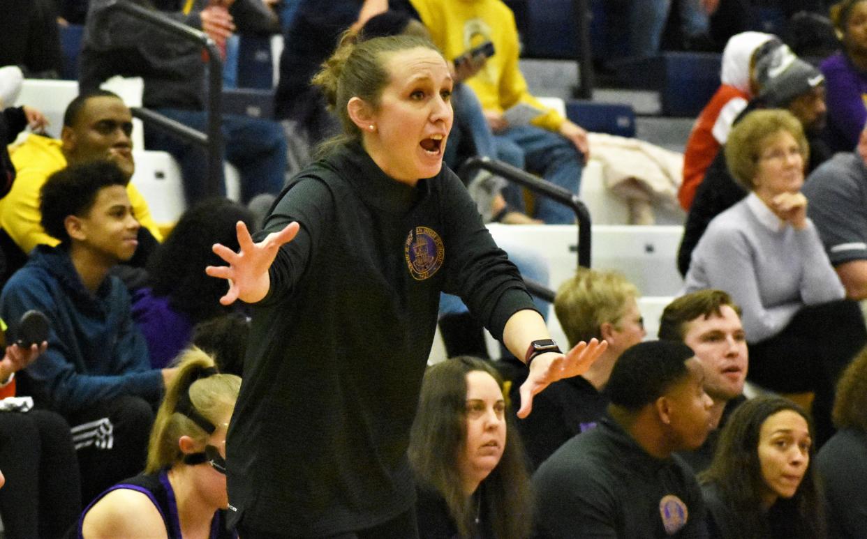 Hickman head coach Morgan Scott instructs her team during a game between Battle and the Kewpies Feb. 17, 2023, at Battle High School.