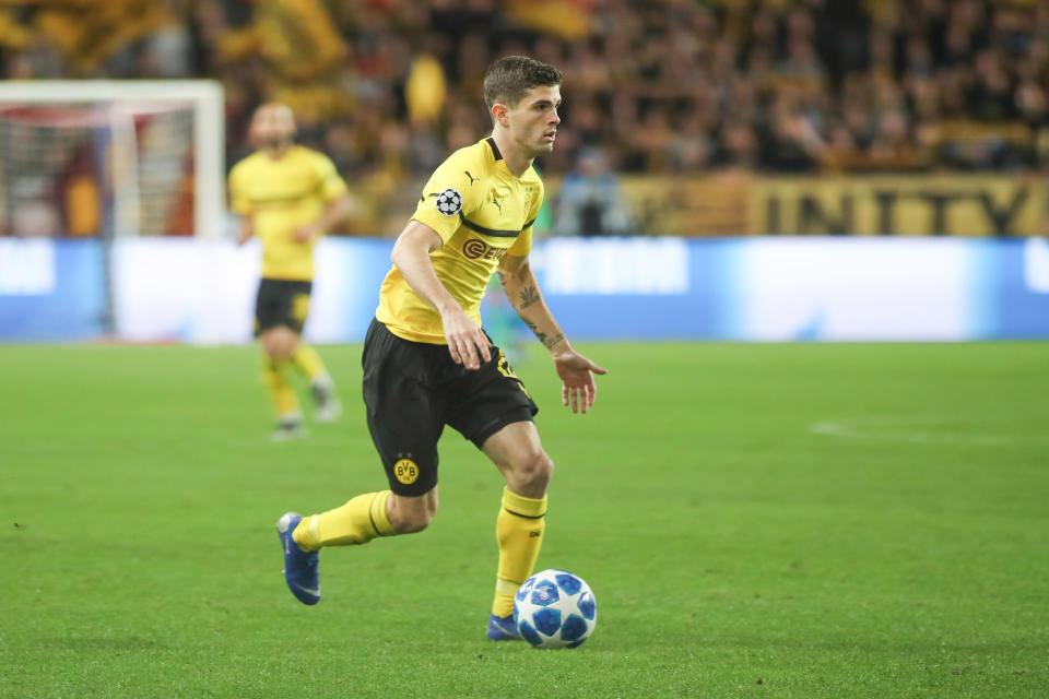 U.S. headliner Christian Pulisic, shown here playing for Borussia Dortmund in a recent Champions League match, sat down with Gregg Berhalter for the first time last week during the new USMNT coach visit to Germany. (Getty)