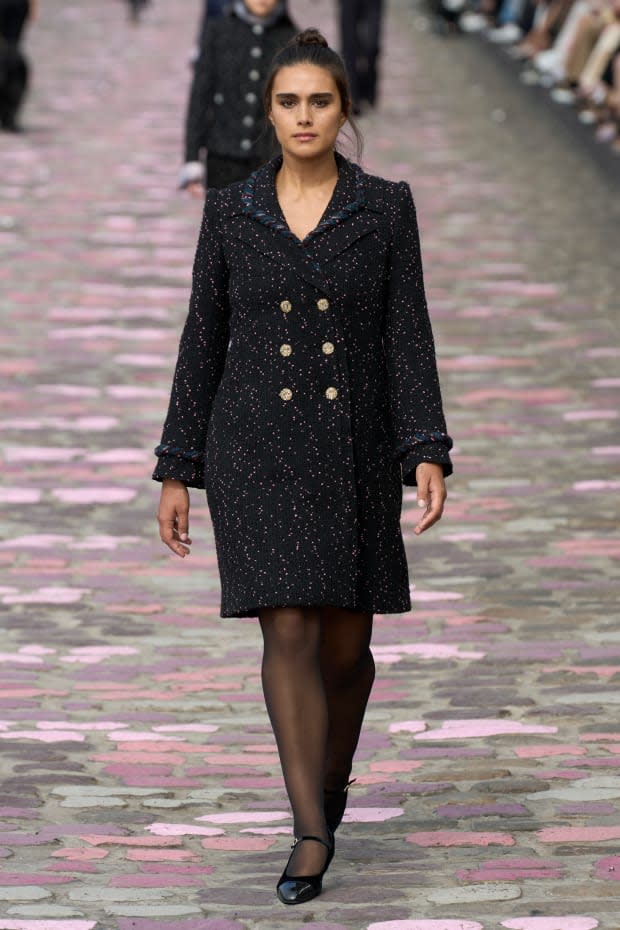 Chanel Takes Haute Couture to the Quai for Fall 2023