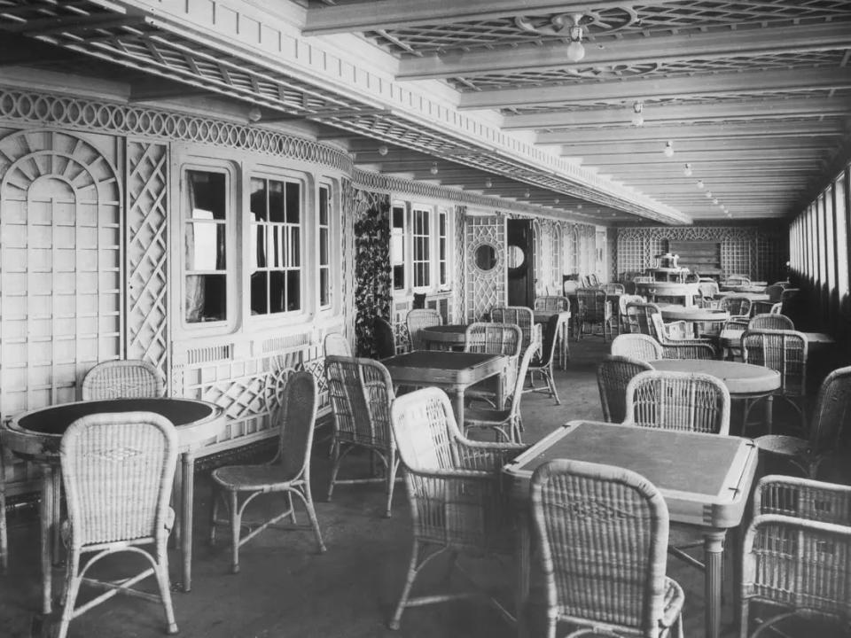 So sah das Café Parisien an Bord der Titanic aus. - Copyright: Universal Images Group/Getty Images