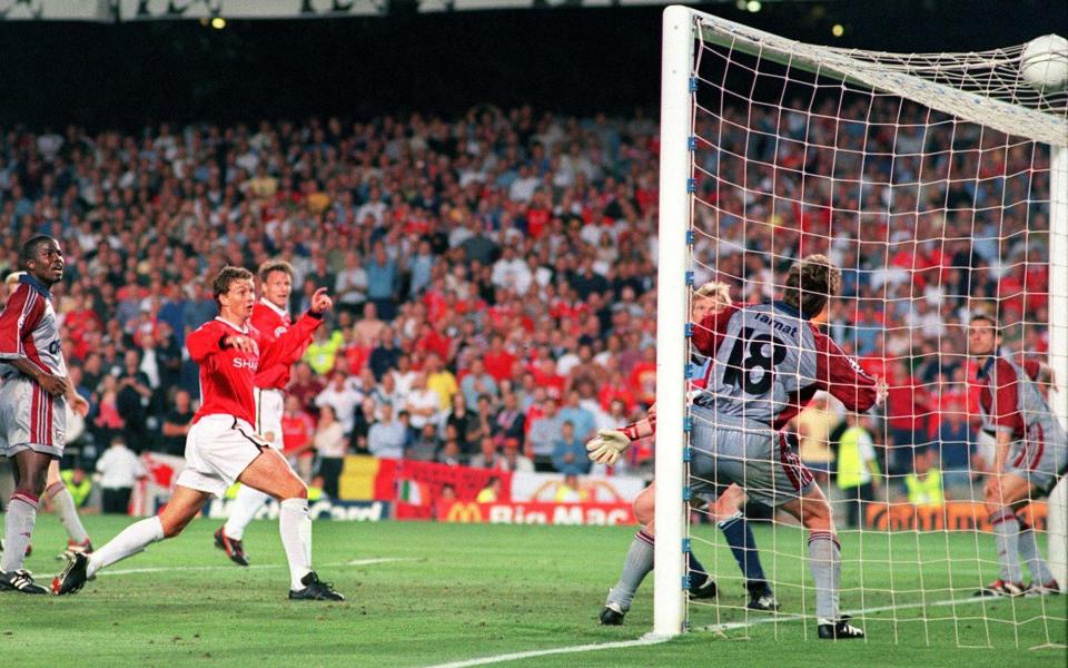 Ole Gunnar Solskjaer scores the winning goal for Manchester United against Bayern Munich in the 1999 Champions League final