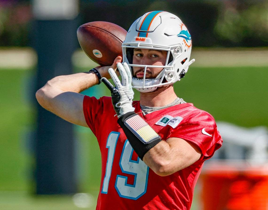 Miami Dolphins quarterback Skylar Thompson (19) looks to pass during practice at the Baptist Health Training Complex in Miami Gardens, Florida on Wednesday, January 11, 2023.