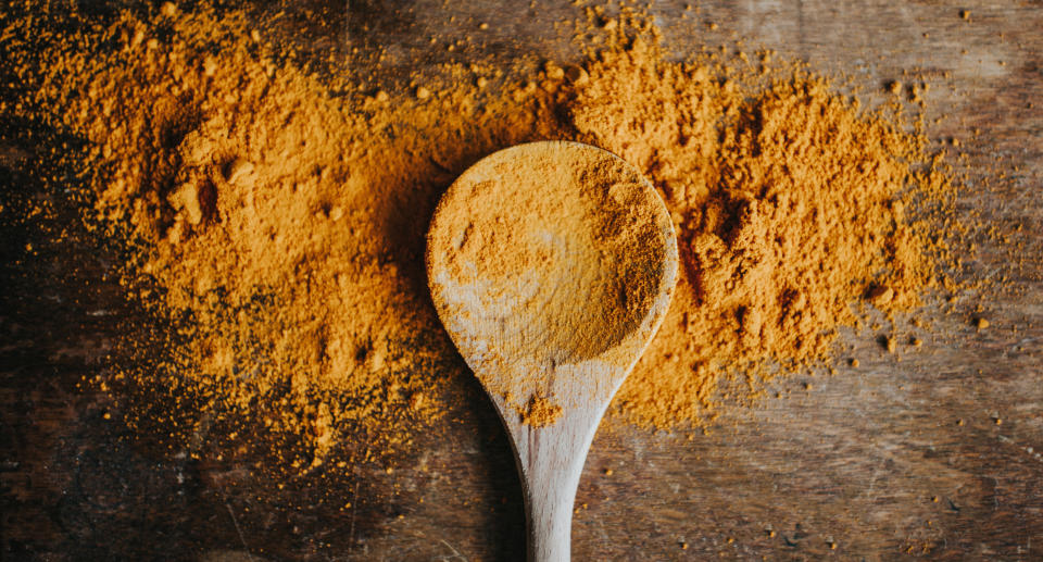 Spices like turmeric can help reduce inflammation. (Photo: Getty Images)