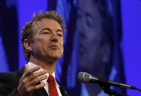 U.S. Presidential candidate and Texas Senator Rand Paul speaks at the Republican Party of Iowa's Lincoln Dinner in Des Moines, Iowa, United States, May 16, 2015. REUTERS/Jim Young