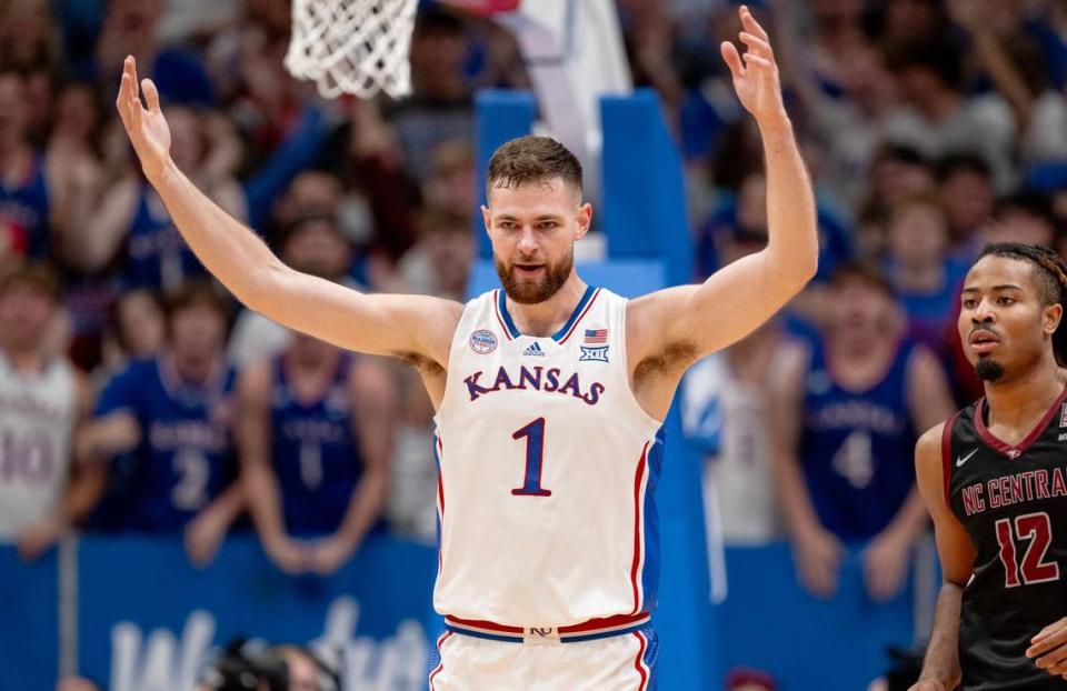 Hunter Dickinson is averaging 19.5 points and 8.0 rebounds after two games with Kansas this season.