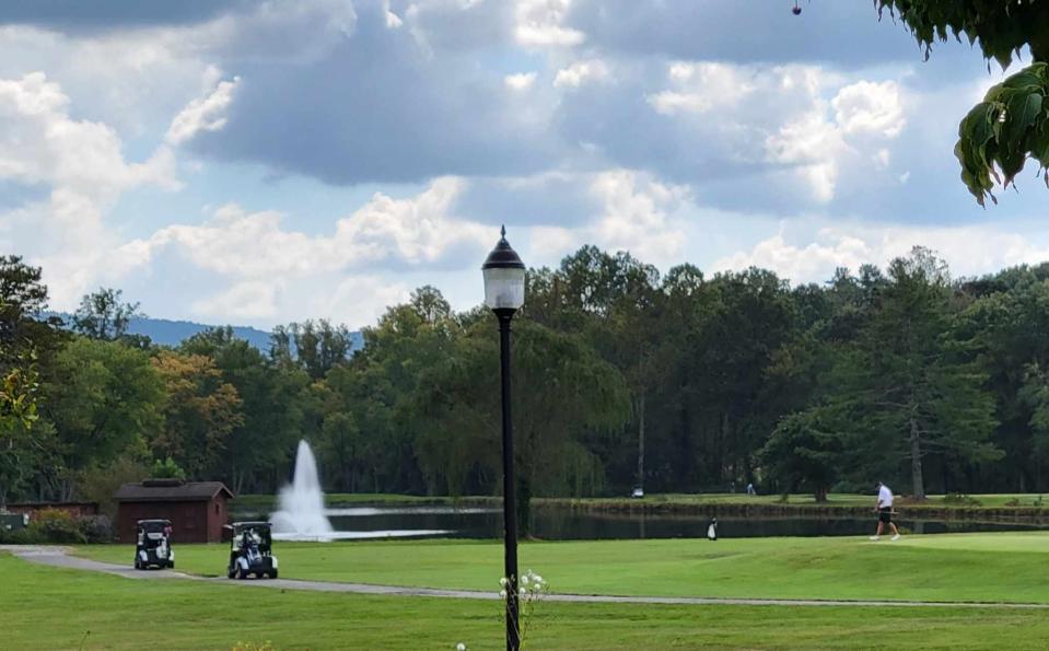 A master plan for a 200-lot subdivision to be built on the Etowah Valley Golf & Resort's South Course was approved on Oct. 19 by the Henderson County Planning Board.