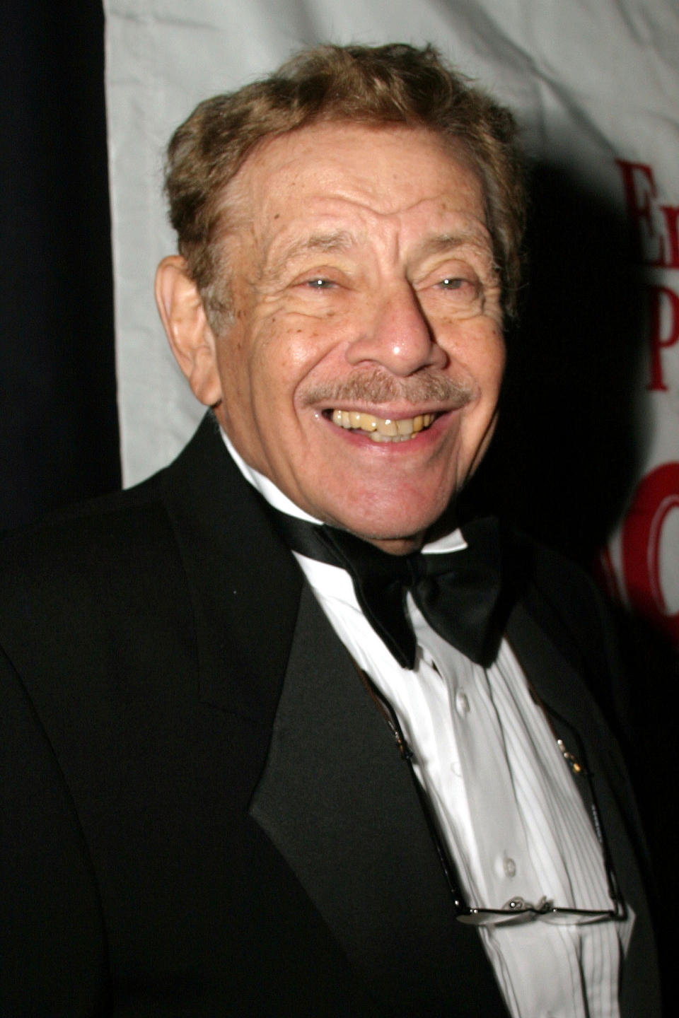 Actor Jerry Stiller arrives at the Actor's Fund Annual Gala Dinner and Tribute on Nov. 17, 2003, at Cipriani's Restaurant in New York City. (Photo by Sara Jaye/Getty Images)