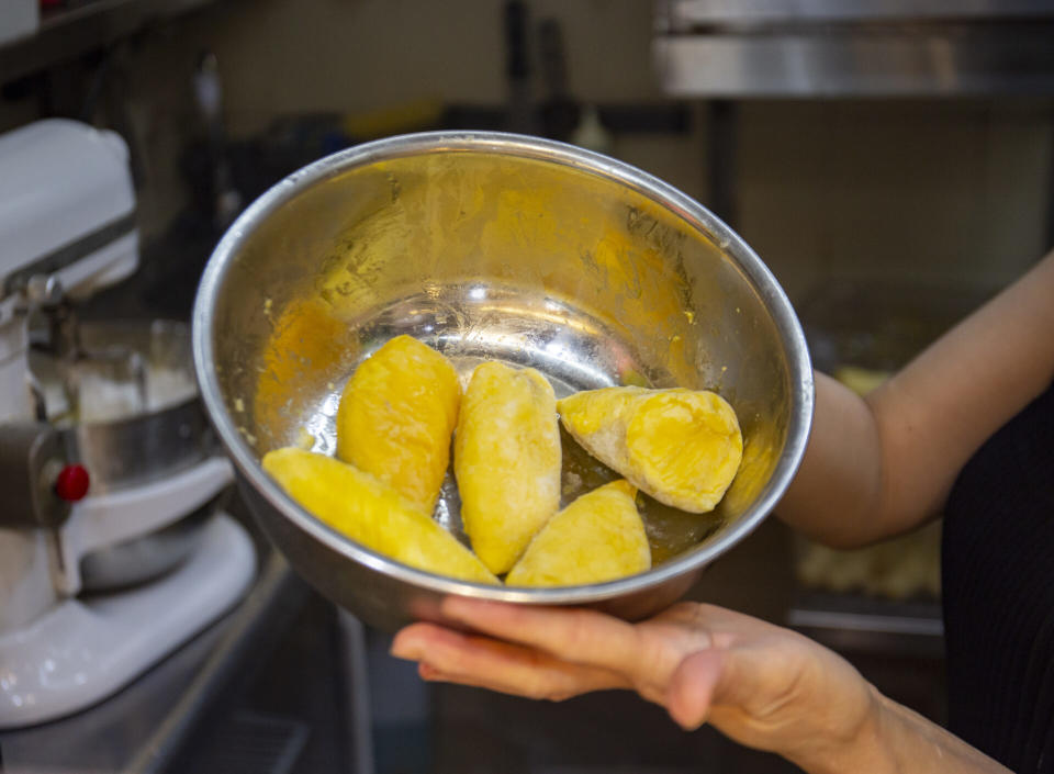 Geylang Lor 20 Banana Fritters - Mao Shan Wang durian