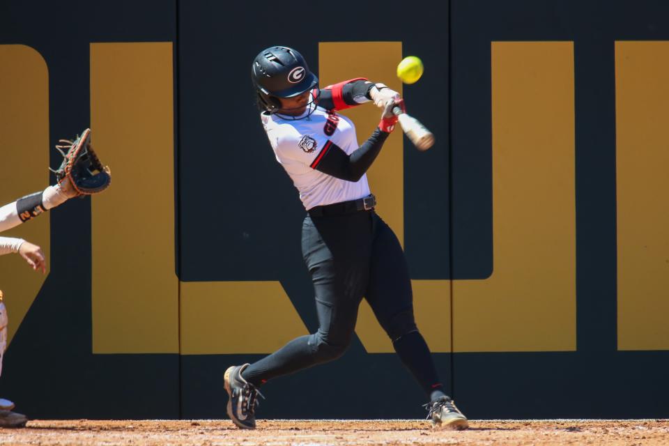 Georgia Bulldogs outfielder Jayda Kearney (8) bats against the Tennessee Lady Vols at Sherri Parker Lee Stadium in Knoxville, TN on April 6, 2024.
