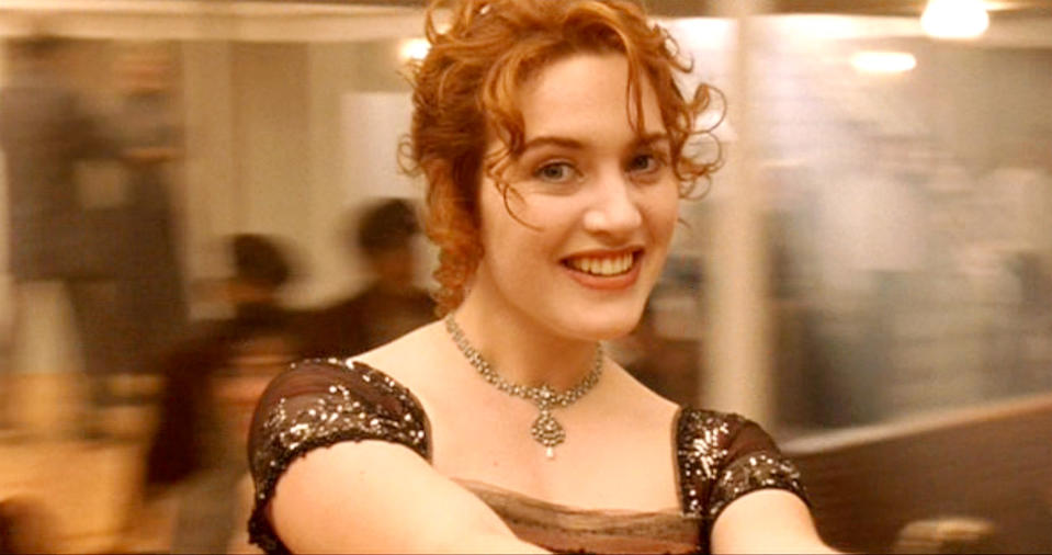 Kate Winslet tenía solo 22 años cuando el éxito internacional, y los prejuicios superficiales, tocaron su puerta. (Imagen de Paramount Pictures. (Foto de CBS via Getty Images))