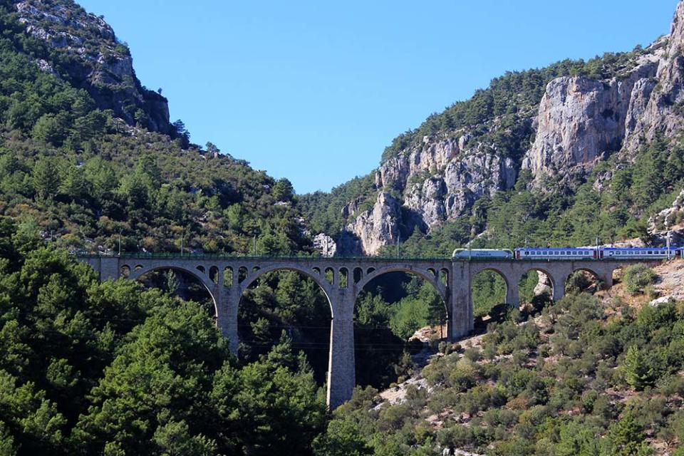 瓦爾達高架橋（Image Source : Getty Creative/iStockphoto）