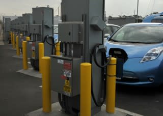 Vehicle-to-grid pilot program at Los Angeles Air Force Base