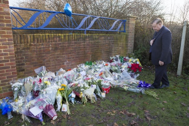 Loughton tributes