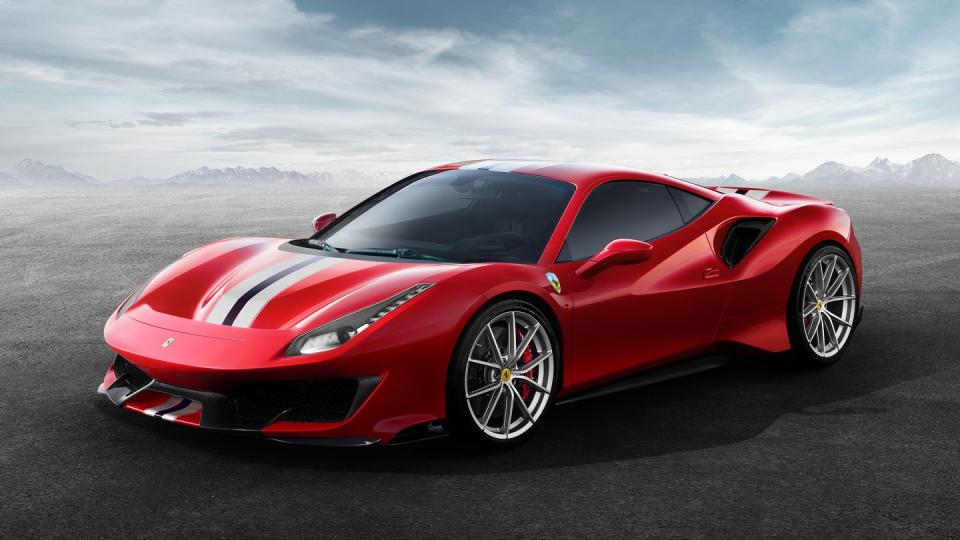 Schnelle Flunder: Mit 530 kW/720 PS ist der Zweisitzer der stärkste V8 in der Firmengeschichte und wird über 340 km/h schnell. Foto: Ferrari