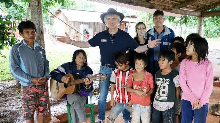 Zurück im Dschungel: Schlagersänger Peter Orloff will einem argentinischen Naturvolk durch den Bau von Schulen zu besseren Zukunftsperspektiven verhelfen.