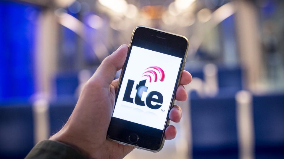 Das Mobile Internet LTE erreicht hohe Geschwindigkeitswerte. Das ist unterwegs besonders praktisch. Foto: Alexander Heinl