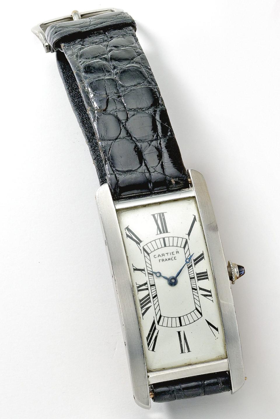 <h1 class="title">cartier</h1>