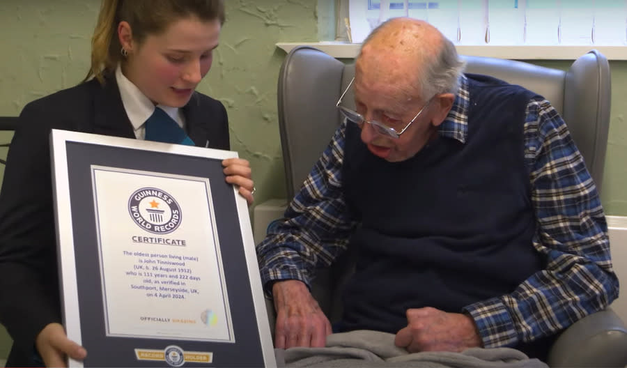 經由金氏世界紀錄認證，高齡111歲的廷尼斯伍德成為目前在世最長壽的男人。（Photo by 網路截圖）