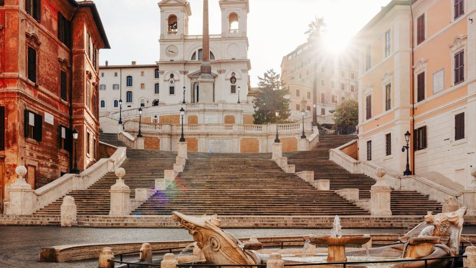 piazza di spagna rome italyno people at sunrise