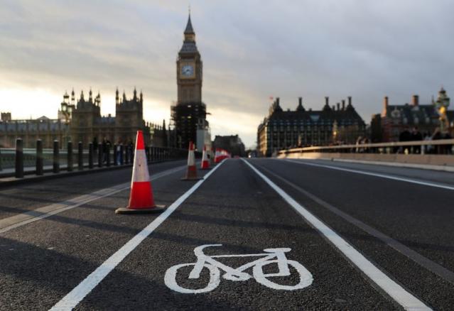 UK police reopen central London roads after security alert