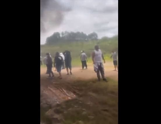 Des supporters de l'Atletico Mineiro face à un barrage pro-Bolsonaro, le 1er novembre 2022 - Capture d'écran / Instagram @josias84sg