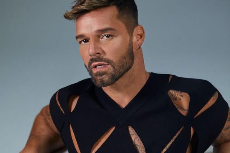 Previo a su show en Vélez, Ricky Martin sorprendió a los 200 admiradores que lo esperaban en la puerta del hotel