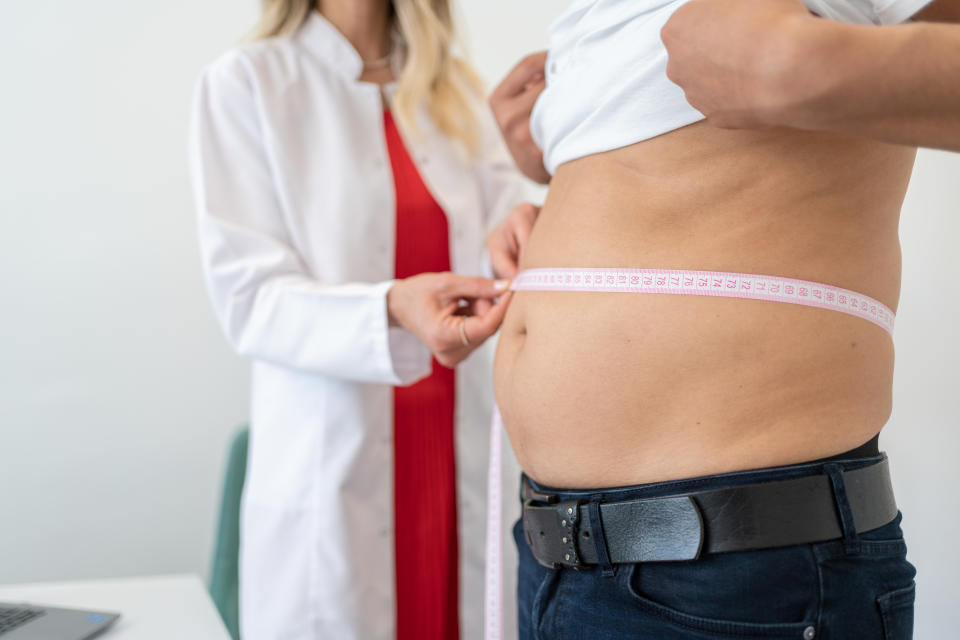 La liposucción es un método al que recurren tanto mujeres como hombres para eliminar grasa de ciertas zonas específicas del cuerpo. (Getty Creative)