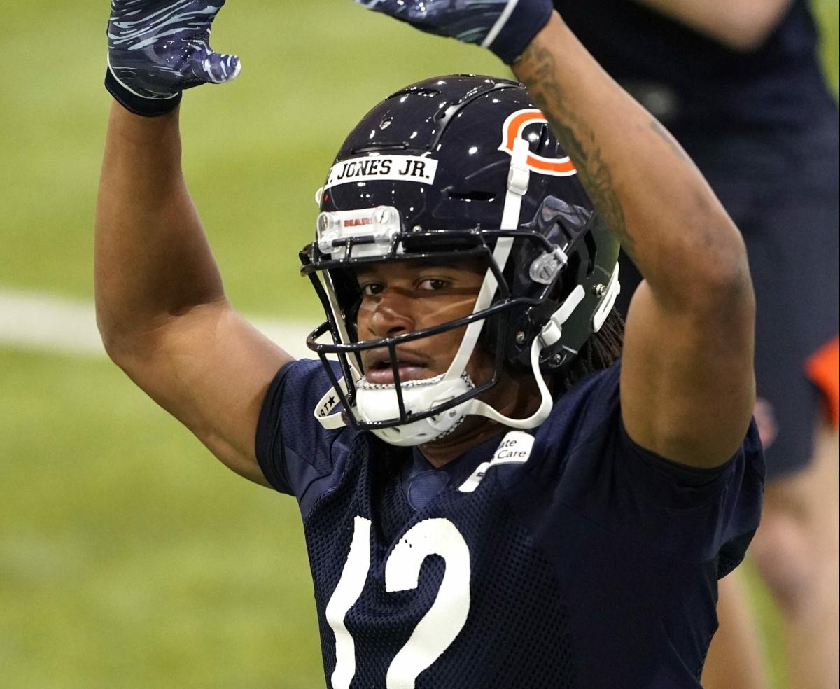 WATCH: WR Velus Jones Jr. scores long TD in Bears training camp