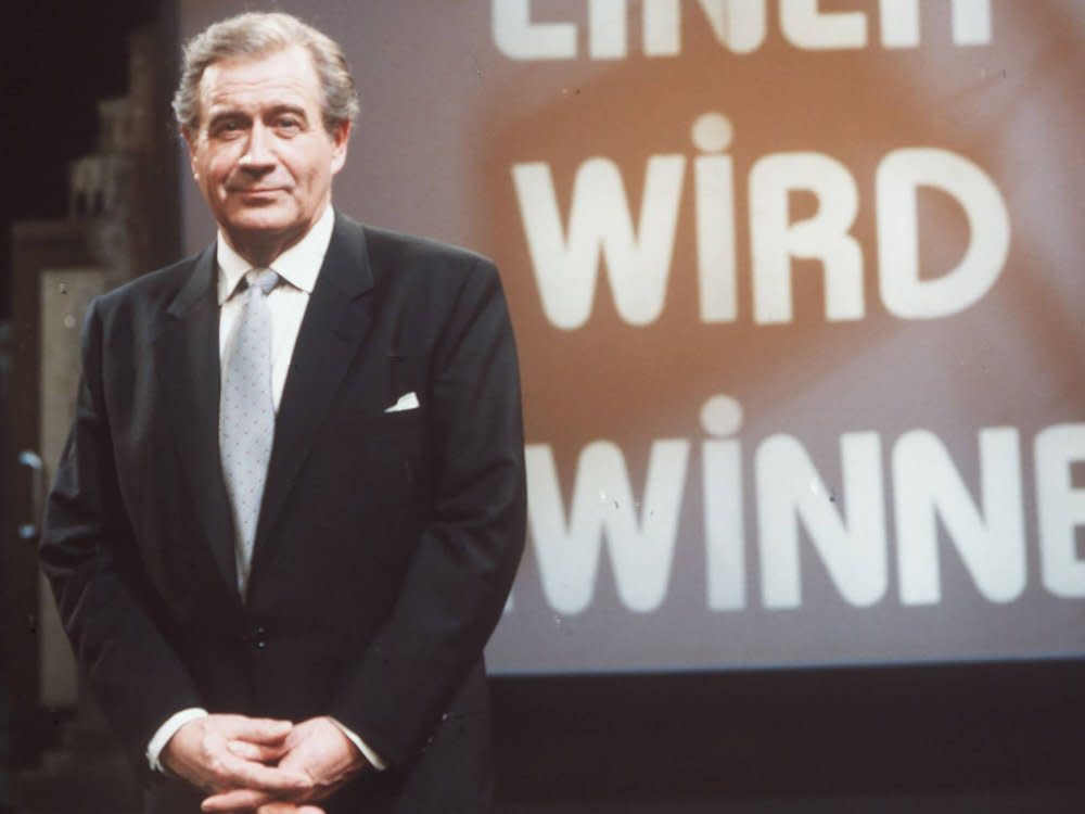 Mit der Quiz-Sendung "Einer wird gewinnen" schrieb Hans-Joachim Kulenkampff Fernsehgeschichte. (Bild: imago/United Archives)