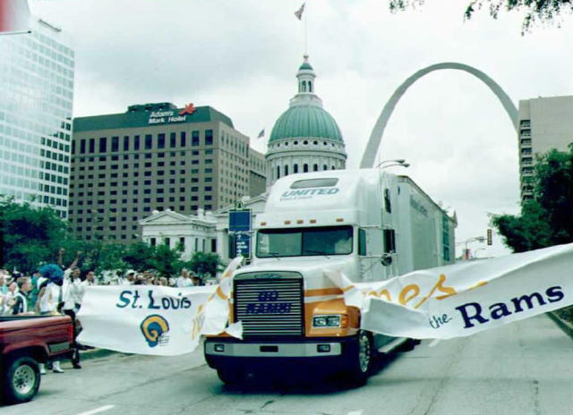 Rams' Super Bowl ring throws subtle shade at St. Louis