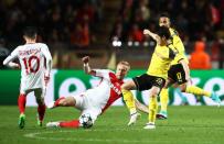 <p>La défense de Monaco est fébrile. À chaque attaque du Borussia, le danger se fait ressentir. (AFP)</p>