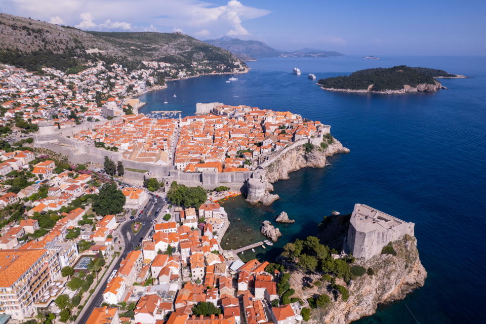 Koffer verunstalten laut Bürgermeister Franković das schöne Stadtbild Dubrovniks. (Bild: REUTERS/Antonio Bronic)