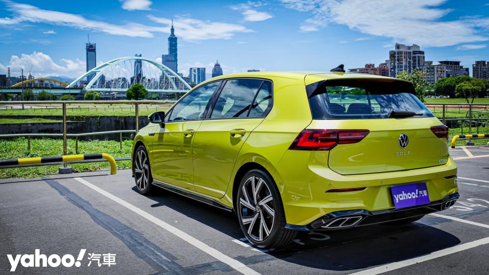 2021 Volkswagen Golf 280 eTSI R-Line都會試駕！國民掀背再出科技新招！