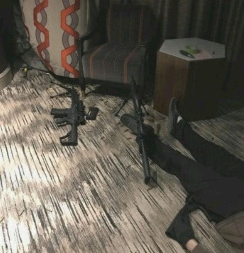 Las Vegas shooting: Conspiracy theorists spread rumours about gunman Stephen Paddock amid pictures and rumoured note