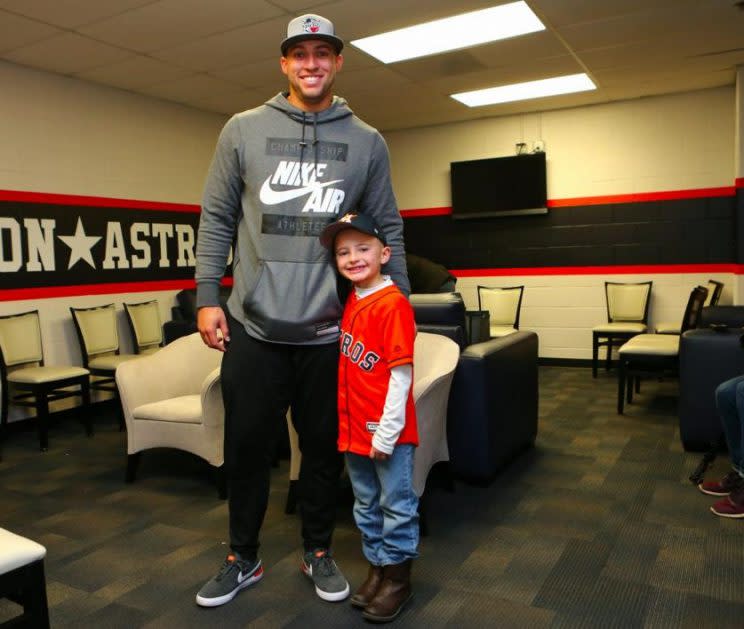 George Springer gets haircut with his most loyal fan