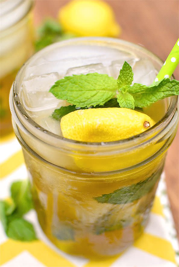 Sweet Tea Vodka-Lemonade Mojitos