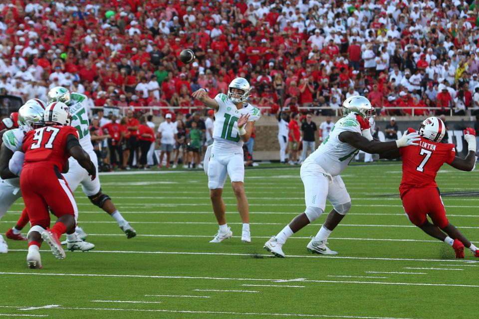 Oregon QB Bo Nix has been enjoying plenty of success since transferring to Oregon from Auburn.