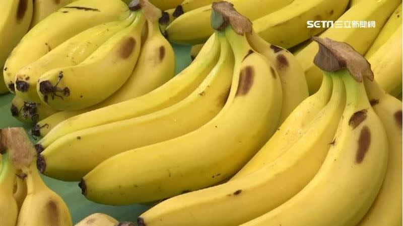 醫師江守山表示，不同階段的香蕉有不同成分，適合的族群也不同。