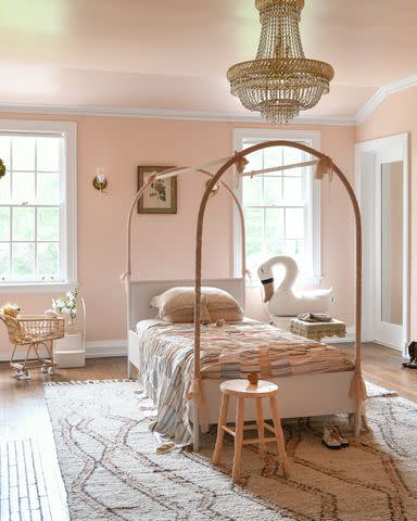 <p>Design by <a href="https://www.leanneford.com/" data-component="link" data-source="inlineLink" data-type="externalLink" data-ordinal="1">Leanne Ford Interiors</a> / Styling by Hilary Robertson / Photo by Erin Kelly</p>