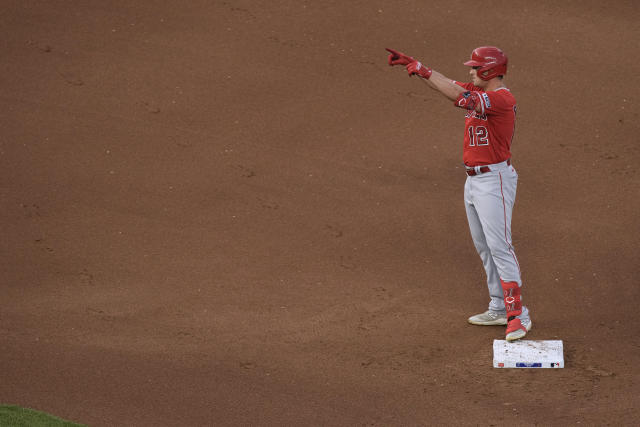 Angels allow 4 runs in 10th inning, lose second straight to