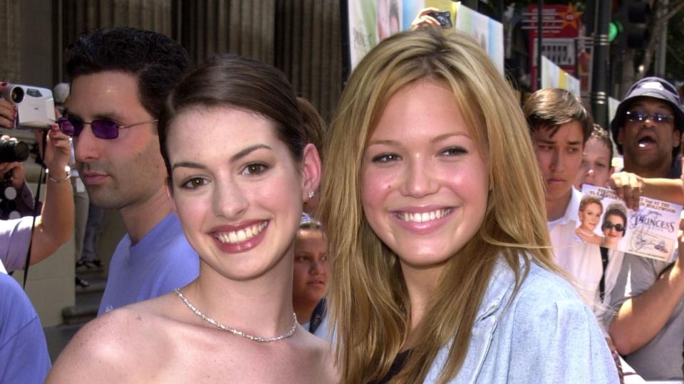 anne hathaway mandy moore during the princess diaries premiere at el capitan theatre in hollywood, california, united states photo by sgranitzwireimage
