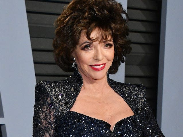 Joan Collins attends the 2018 Vanity Fair Oscar Party