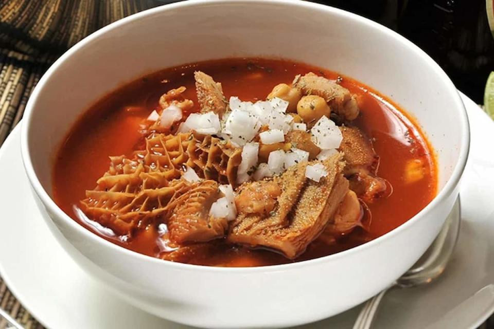 cómo preparar menudo de res rojo