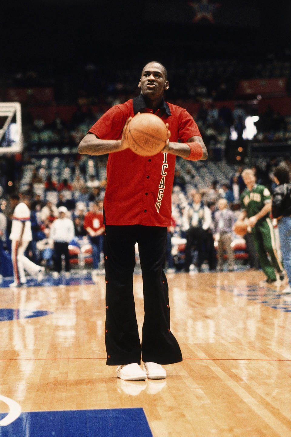 Michael Jordan shoots prior to a game at the Veterans Memorial Coliseum in Portland, Oregon in 1990. (Photo by Brian Drake/NBAE via Getty Images)