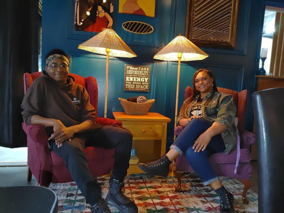 Janiece Spence, left, and Aubriaenn Johnson, debut Aub’s Lounge, serving banana bread and poetry in a sober space near Howard Amon Park, April 5 in Richland.