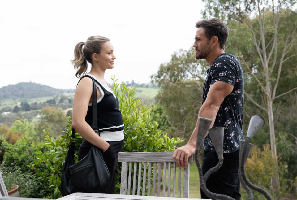 krista sinclair and aaron brennan in neighbours