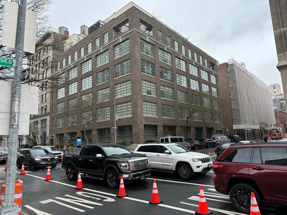 A streetview of 195 Hudson Street.